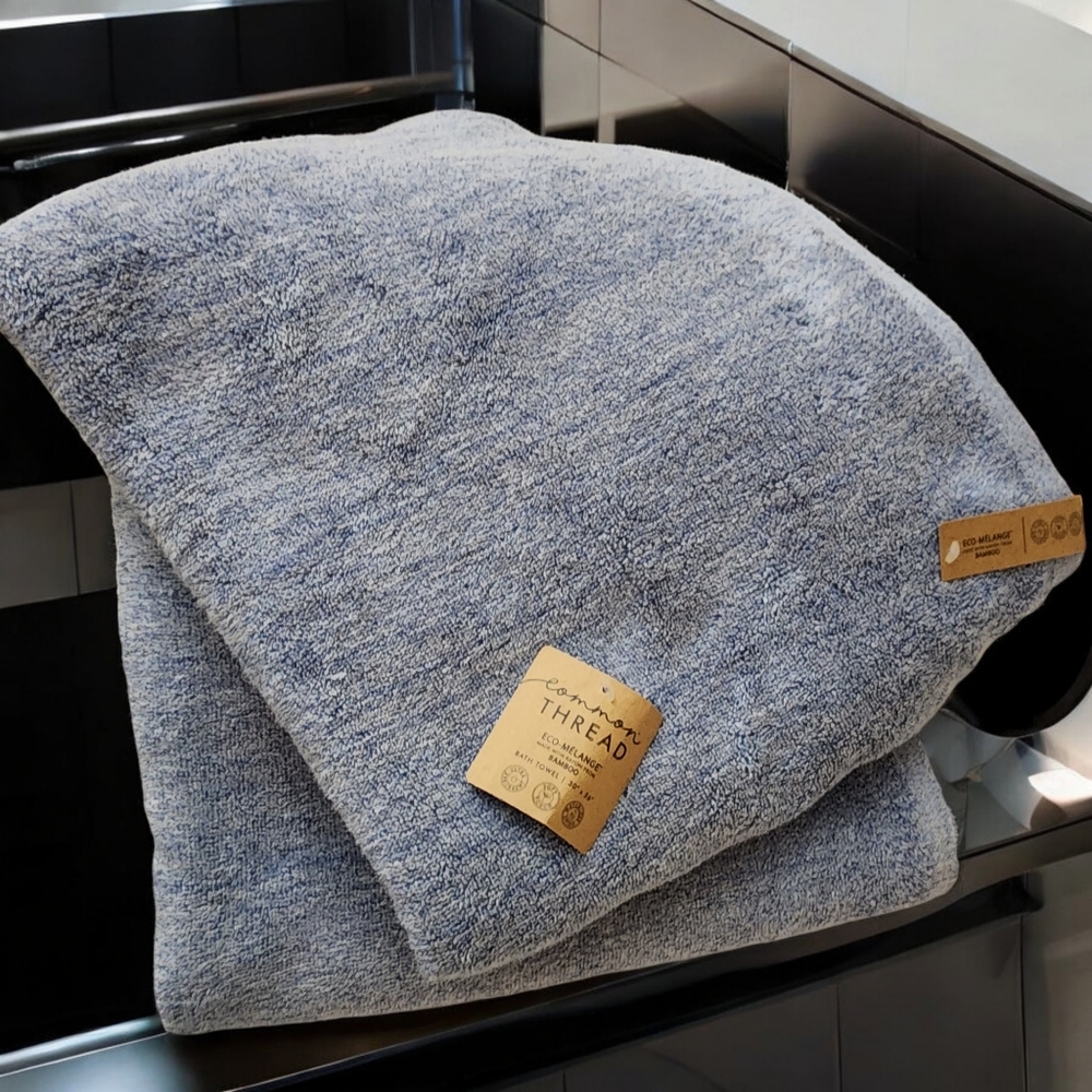 Common Thread 2 Bath Towels Set  Denim Blue New